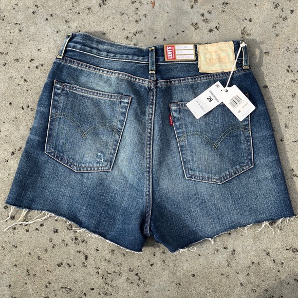 Levis Vintage 701 Cutoff Highrise - Picture 5 of 7